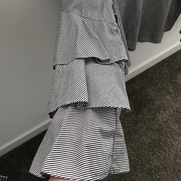 Bell sleeve top - Picture 2 of 2